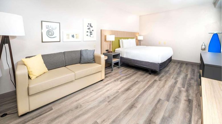 <b>Country Inn & Suites Stone Mountain Suite</b>. Images powered by <a href="https://iceportal.shijigroup.com/" title="IcePortal" target="_blank">IcePortal</a>.
