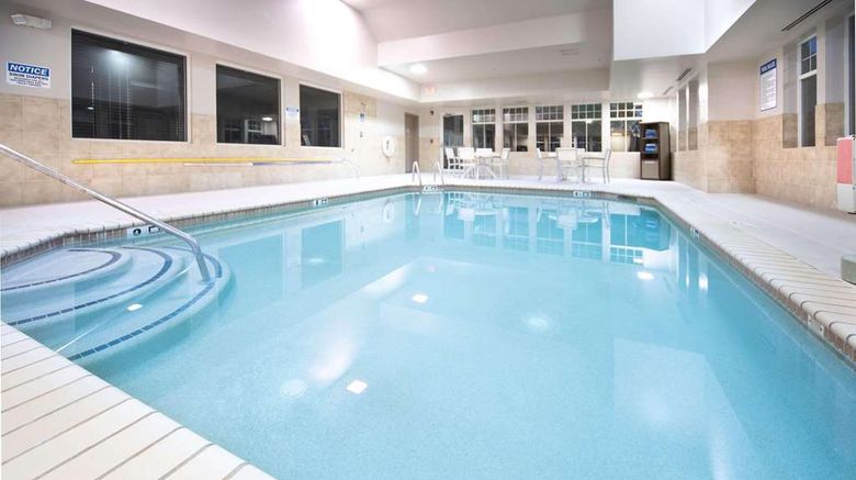 <b>Country Inn & Suites Stone Mountain Pool</b>. Images powered by <a href="https://iceportal.shijigroup.com/" title="IcePortal" target="_blank">IcePortal</a>.