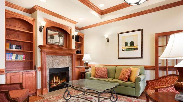 Country Inn & Suites Tifton Lobby