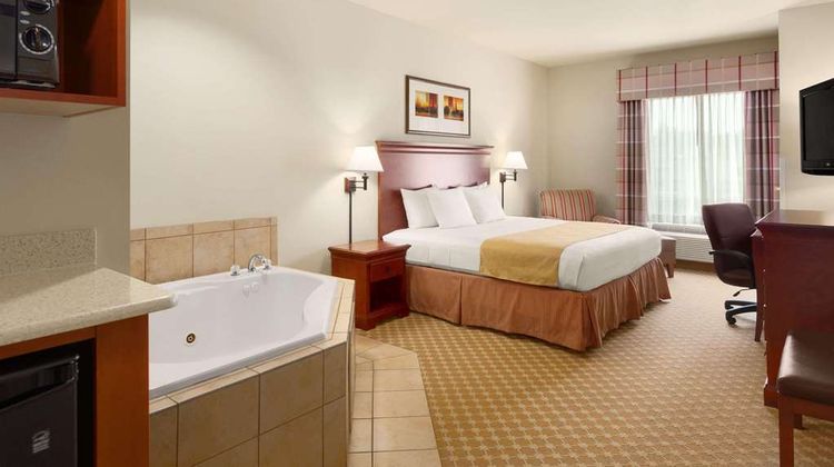Country Inn & Suites Tifton Suite