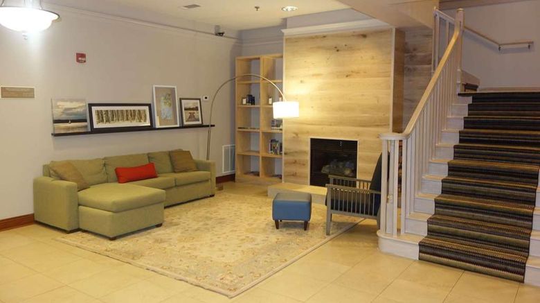 <b>Country Inn & Suites Helen Lobby</b>. Images powered by <a href="https://iceportal.shijigroup.com/" title="IcePortal" target="_blank">IcePortal</a>.