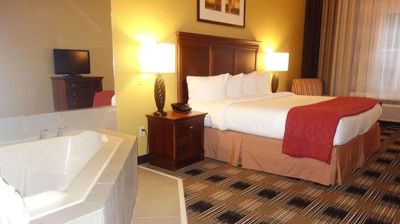 <b>Country Inn & Suites Helen Room</b>. Images powered by <a href="https://iceportal.shijigroup.com/" title="IcePortal" target="_blank">IcePortal</a>.