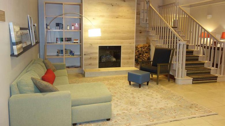 Country Inn  and  Suites Helen Lobby. Images powered by <a href="https://iceportal.shijigroup.com" target="_blank" rel="noopener">Ice Portal</a>.