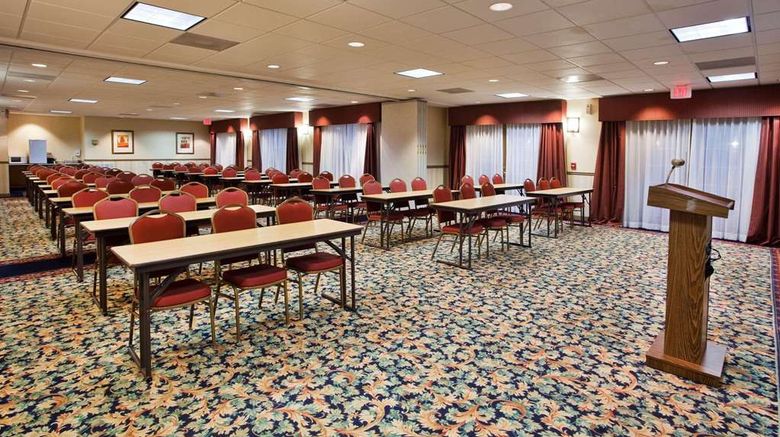 <b>Country Inn & Suites Helen Meeting</b>. Images powered by <a href="https://iceportal.shijigroup.com/" title="IcePortal" target="_blank">IcePortal</a>.