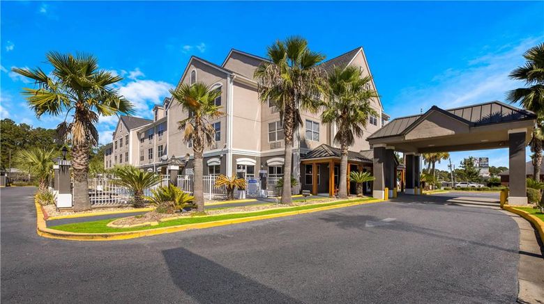 Country Inn  and  Suites Hinesville Exterior. Images powered by <a href="https://iceportal.shijigroup.com" target="_blank" rel="noopener">Ice Portal</a>.