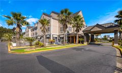 Country Inn & Suites Hinesville