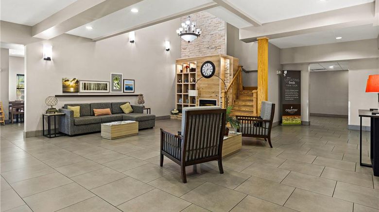 <b>Country Inn & Suites Hinesville Lobby</b>. Images powered by <a href="https://iceportal.shijigroup.com/" title="IcePortal" target="_blank">IcePortal</a>.