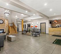 Country Inn & Suites Hinesville Lobby