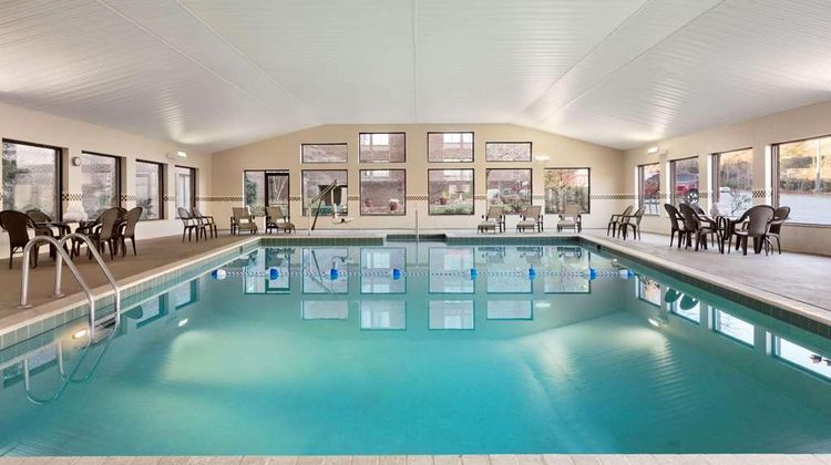 Country Inn & Suites Atlanta Galleria Pool