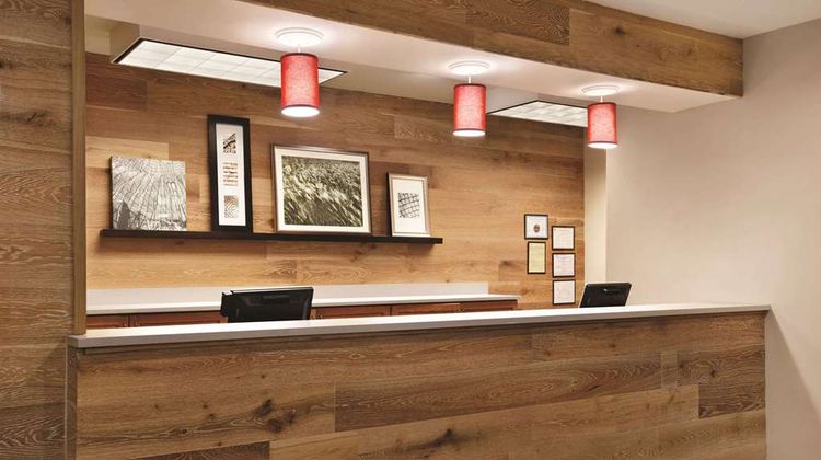 Country Inn & Suites Newnan Lobby