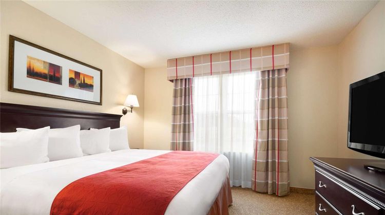 Country Inn & Suites Norcross Suite