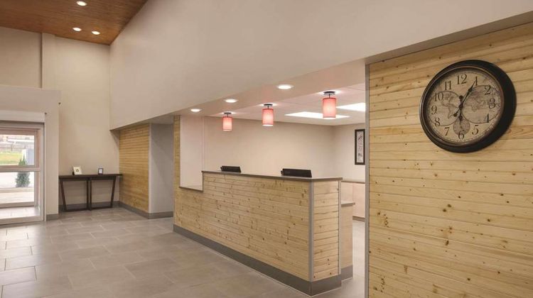 Country Inn & Sts By Radisson Macon West Lobby