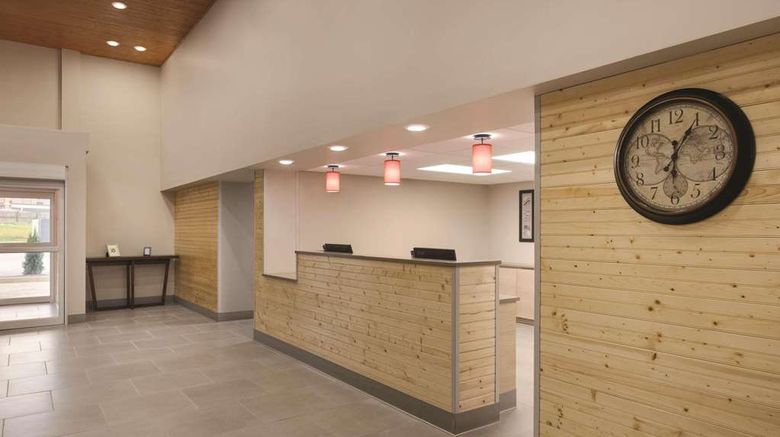 <b>Country Inn & Sts By Radisson Macon West Lobby</b>. Images powered by <a href="https://iceportal.shijigroup.com/" title="IcePortal" target="_blank">IcePortal</a>.