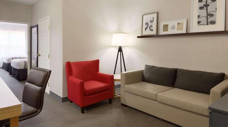 <b>Country Inn & Suites Brunswick I-95 Suite</b>. Images powered by <a href="https://iceportal.shijigroup.com/" title="IcePortal" target="_blank">IcePortal</a>.