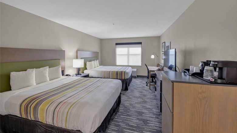 <b>Country Inn & Suites Braselton Room</b>. Images powered by <a href="https://iceportal.shijigroup.com/" title="IcePortal" target="_blank">IcePortal</a>.