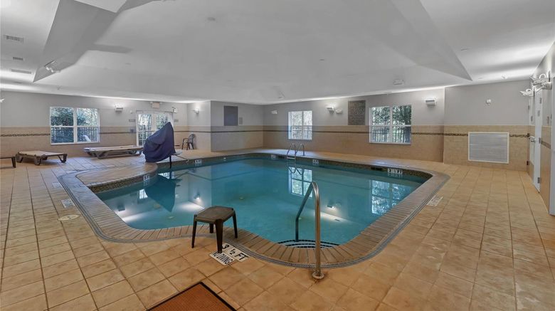 <b>Country Inn & Suites Braselton Pool</b>. Images powered by <a href="https://iceportal.shijigroup.com/" title="IcePortal" target="_blank">IcePortal</a>.
