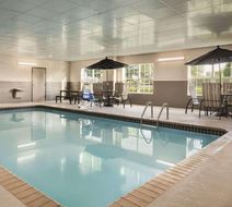 Country Inn & Suites Coralville Pool