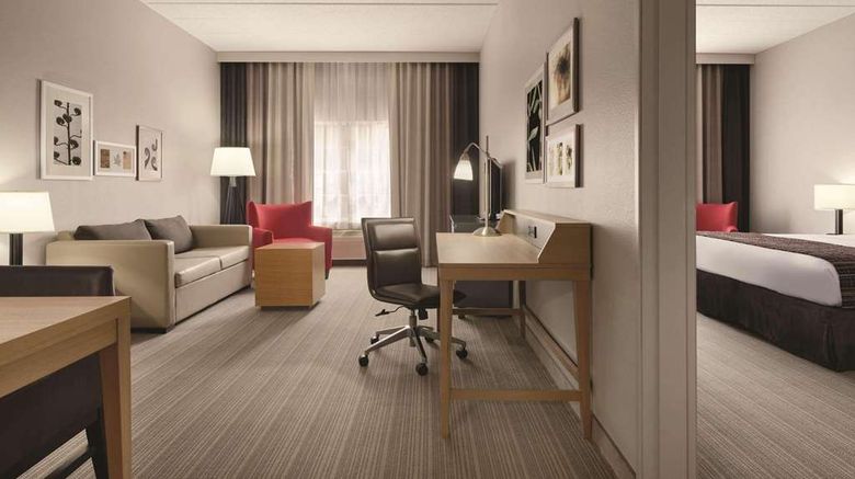 <b>Country Inn & Suites Coralville Suite</b>. Images powered by <a href="https://iceportal.shijigroup.com/" title="IcePortal" target="_blank">IcePortal</a>.