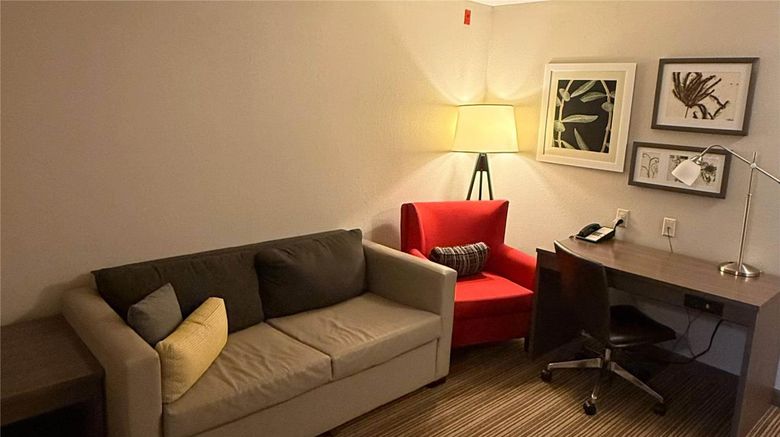 <b>Country Inn & Suites Mason City Suite</b>. Images powered by <a href="https://iceportal.shijigroup.com/" title="IcePortal" target="_blank">IcePortal</a>.