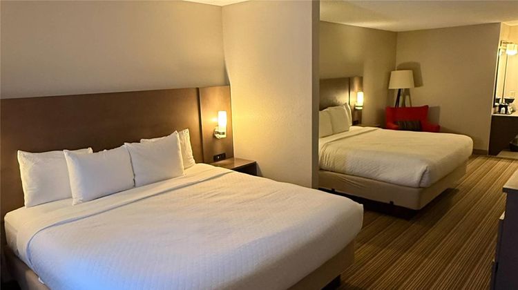 Country Inn & Suites Mason City Suite