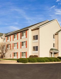 Country Inn & Suites Clinton