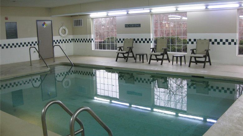 <b>Country Inn & Suites Clinton Pool</b>. Images powered by <a href="https://iceportal.shijigroup.com/" title="IcePortal" target="_blank">IcePortal</a>.