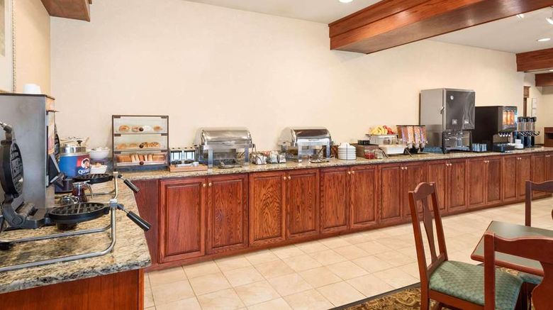 <b>Country Inn & Suites by Radisson Restaurant</b>. Images powered by <a href="https://iceportal.shijigroup.com/" title="IcePortal" target="_blank">IcePortal</a>.