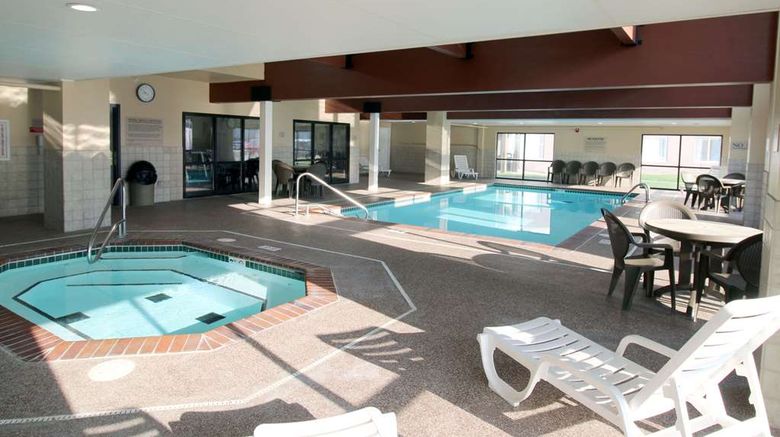 <b>Country Inn & Suites by Radisson Pool</b>. Images powered by <a href="https://iceportal.shijigroup.com/" title="IcePortal" target="_blank">IcePortal</a>.
