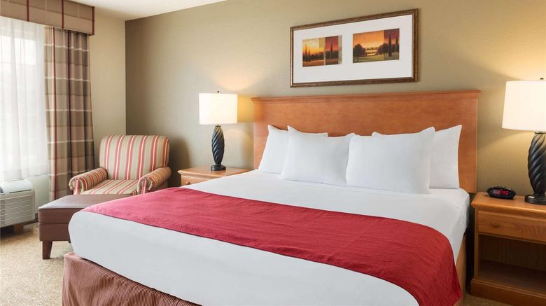 <b>Country Inn & Suites Davenport Room</b>. Images powered by <a href="https://iceportal.shijigroup.com/" title="IcePortal" target="_blank">IcePortal</a>.