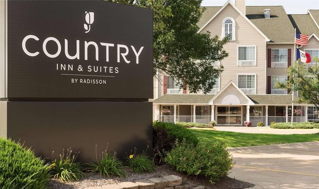 Country Inn & Suites Davenport Exterior