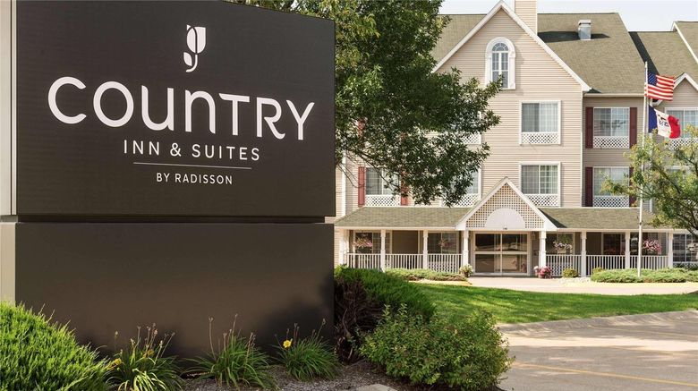 Country Inn  and  Suites Davenport Exterior. Images powered by <a href="https://iceportal.shijigroup.com" target="_blank" rel="noopener">Ice Portal</a>.