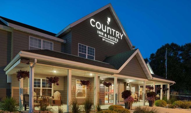 Country Inn & Suites Decorah Exterior
