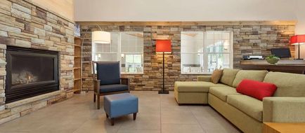 Country Inn & Suites Decorah Lobby