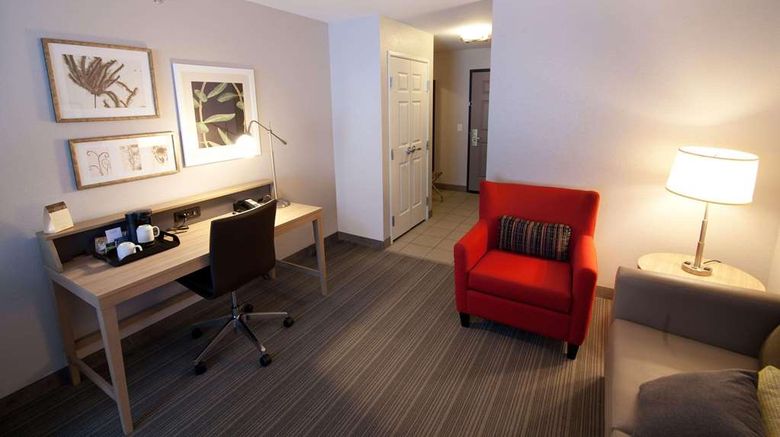<b>Country Inn & Suites Decorah Suite</b>. Images powered by <a href="https://iceportal.shijigroup.com/" title="IcePortal" target="_blank">IcePortal</a>.
