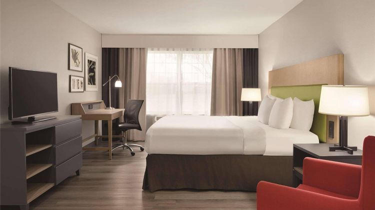 Country Inn & Suites Waterloo Suite