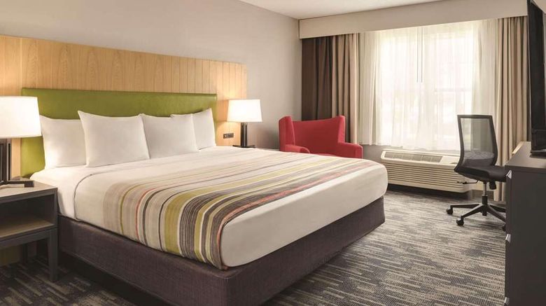 <b>Country Inn & Suites Pella Room</b>. Images powered by <a href="https://iceportal.shijigroup.com/" title="IcePortal" target="_blank">IcePortal</a>.