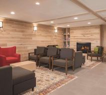 Country Inn & Suites Pella Lobby