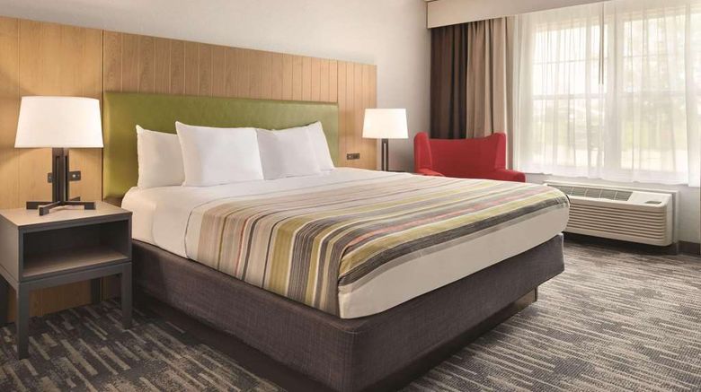 <b>Country Inn & Suites Pella Room</b>. Images powered by <a href="https://iceportal.shijigroup.com/" title="IcePortal" target="_blank">IcePortal</a>.