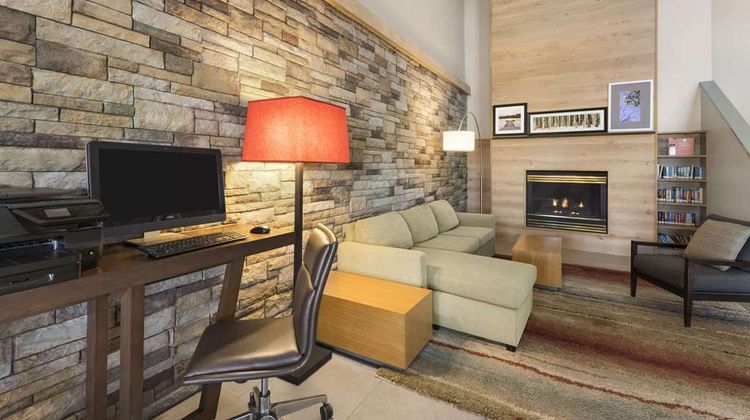 Country Inn & Suites Ankeny Lobby