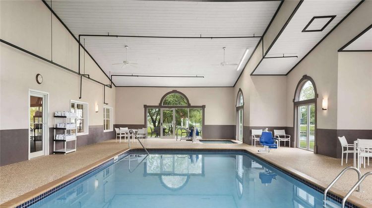 Country Inn & Suites Ankeny Pool
