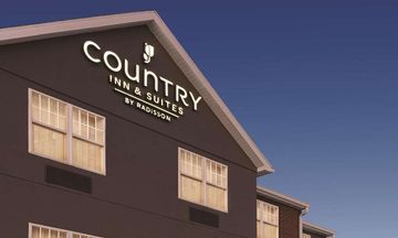 Country Inn & Suites Dubuque