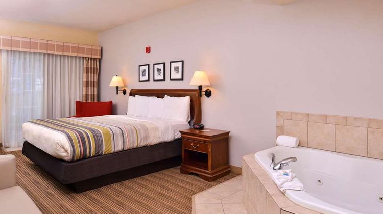 Country Inn & Suites Omaha Airport Suite