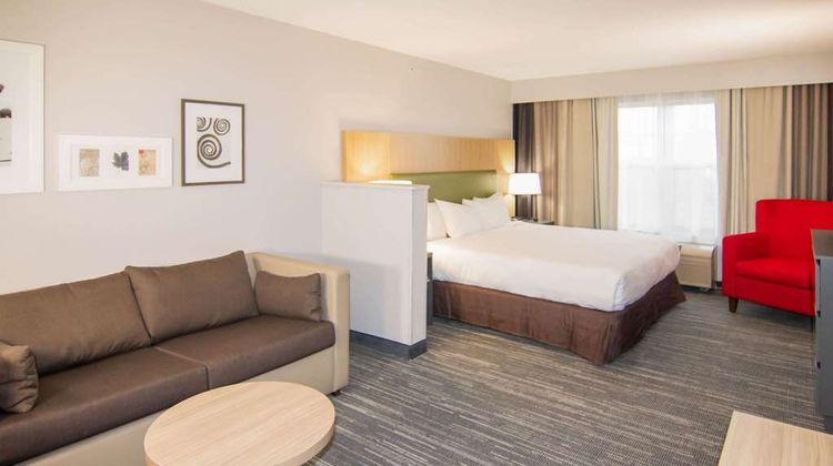 Country Inn & Suites Stockton Suite