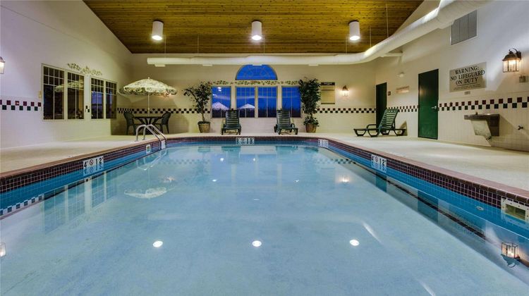 Country Inn & Suites Stockton Pool