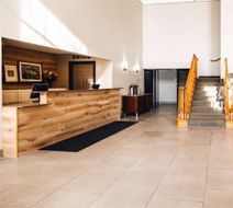 Country Inn & Suites Stockton Lobby