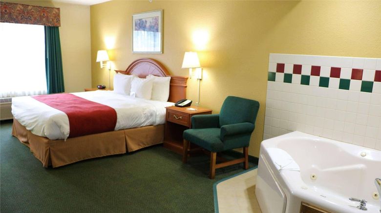 <b>Country Inn & Suites Stockton Suite</b>. Images powered by <a href="https://iceportal.shijigroup.com/" title="IcePortal" target="_blank">IcePortal</a>.