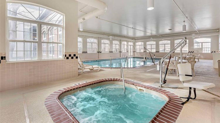 Country Inn & Suites Elk Grove Village Pool