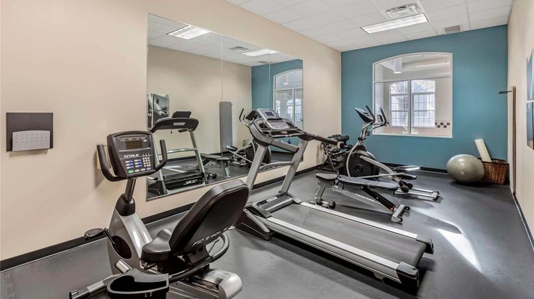 <b>Country Inn & Suites Elk Grove Village Health</b>. Images powered by <a href="https://iceportal.shijigroup.com/" title="IcePortal" target="_blank">IcePortal</a>.