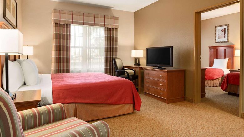 <b>Country Inn & Suites Sycamore Suite</b>. Images powered by <a href="https://iceportal.shijigroup.com/" title="IcePortal" target="_blank">IcePortal</a>.
