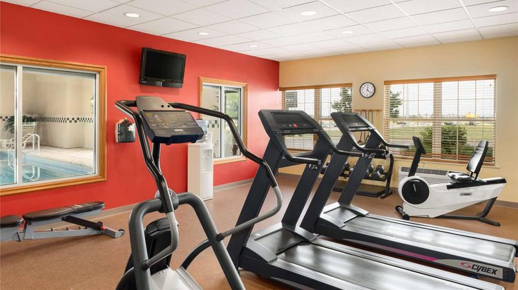 Country Inn & Suites Sycamore Health